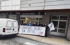 21-12-03_Protesta_Otis_Ourense.jpeg